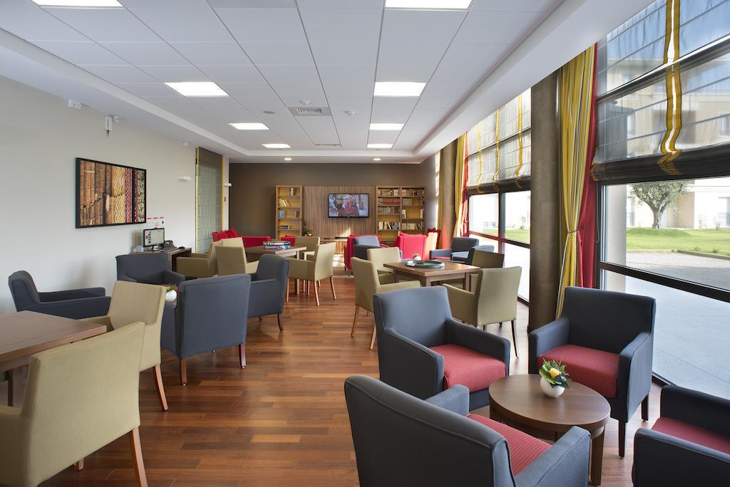 Domitys Les Cigales Du Luberon Aparthotel Cavaillon Exteriör bild