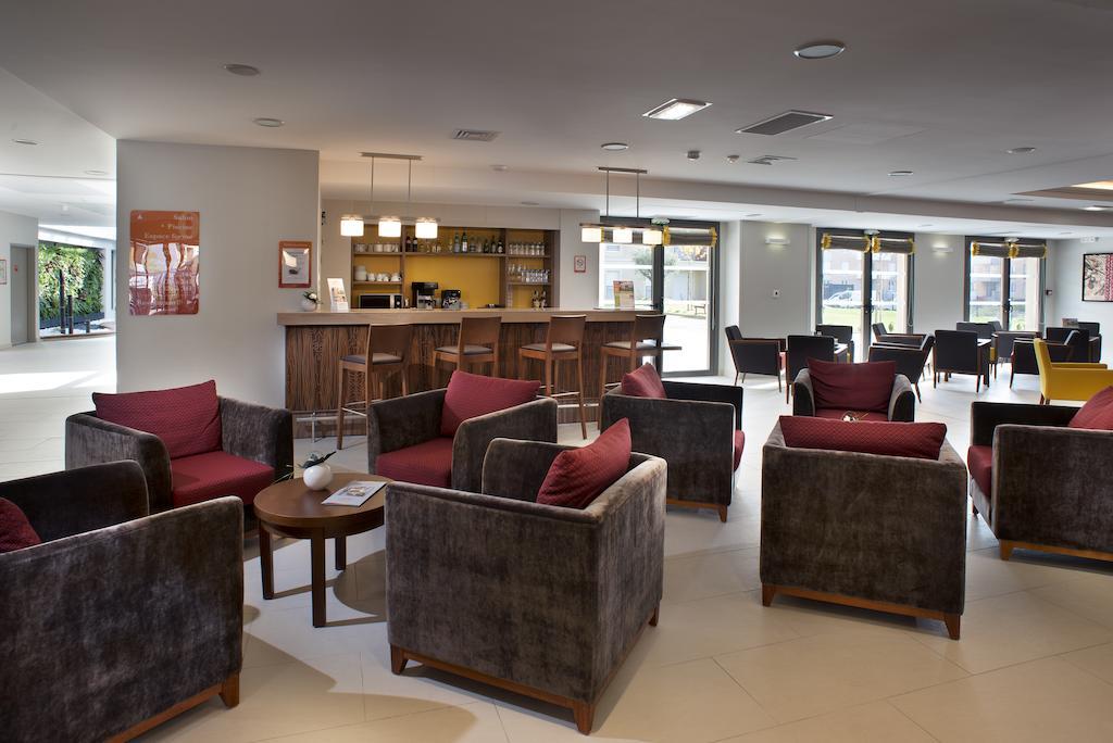 Domitys Les Cigales Du Luberon Aparthotel Cavaillon Exteriör bild